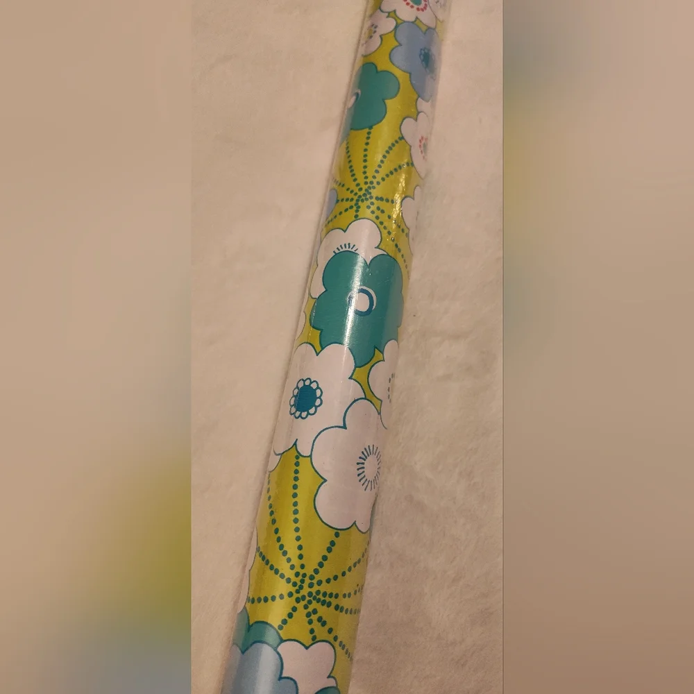 NWT & Retired! Innisbrook Gift Wrap -36sq
